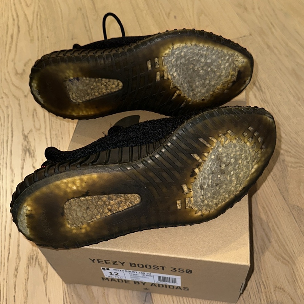 Adidas Yeezy Boost 350 V2 Bred - Black/Red - Picture 4 of 7
